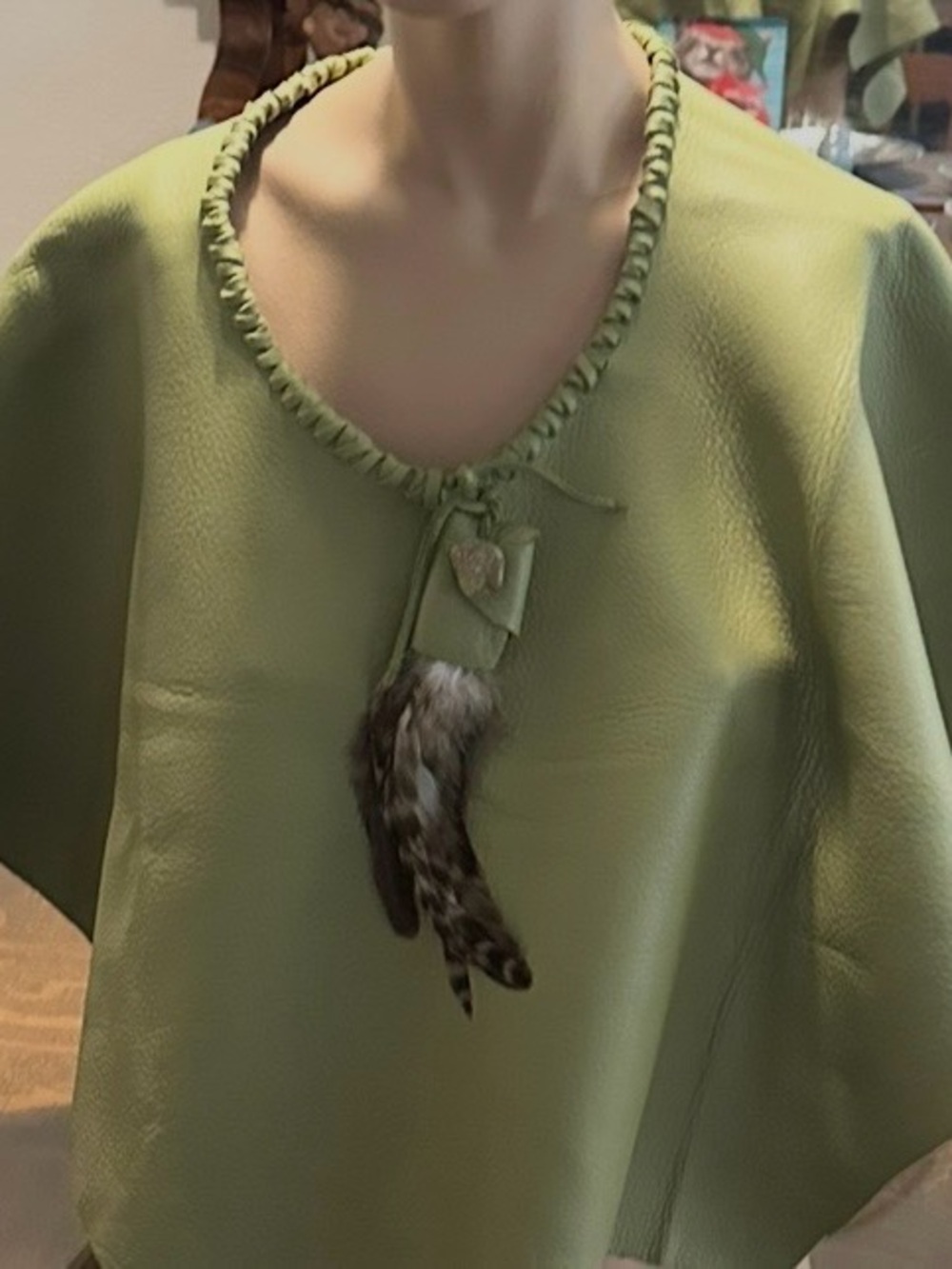Hand made by Redhawk Designs New Zealand Deerskin Olive & Feather Poncho sz M - Picture 3 of 3